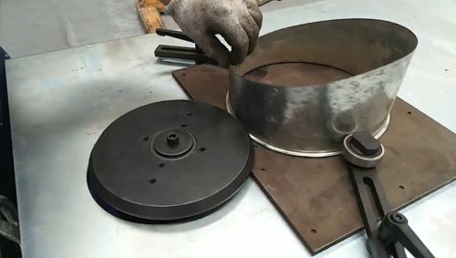 蝦米彎頭機做公邊動態(tài)視頻